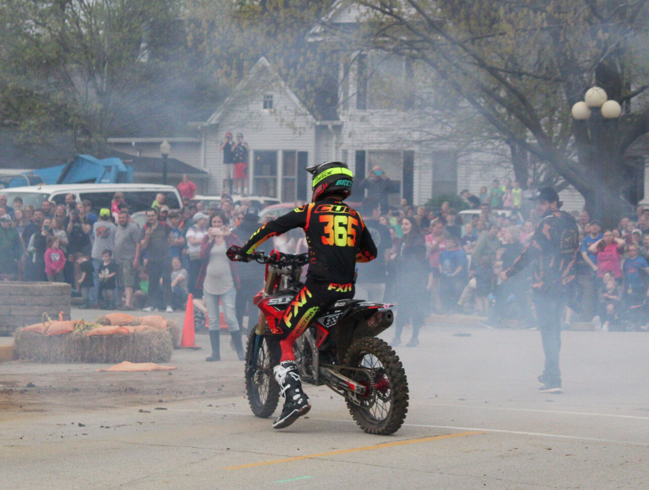 050222-mat-nws-jump1.jpg